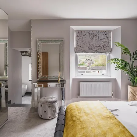 Avalon Luxury Escape- Centre Of * Эмблсайд