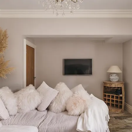 Avalon Luxury Escape- Centre Of Дом отдыха
