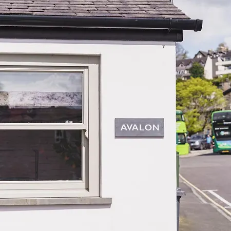 Avalon Luxury Escape- Centre Of * Эмблсайд