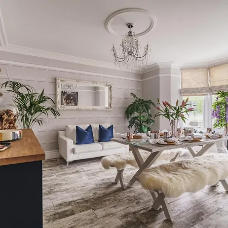 Avalon Luxury Escape- Centre Of Дом отдыха *