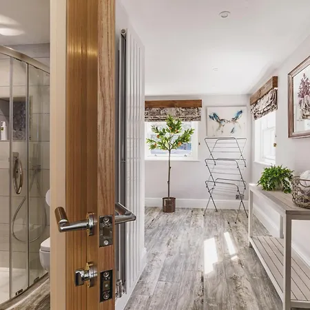 Avalon Luxury Escape- Centre Of Дом отдыха Эмблсайд
